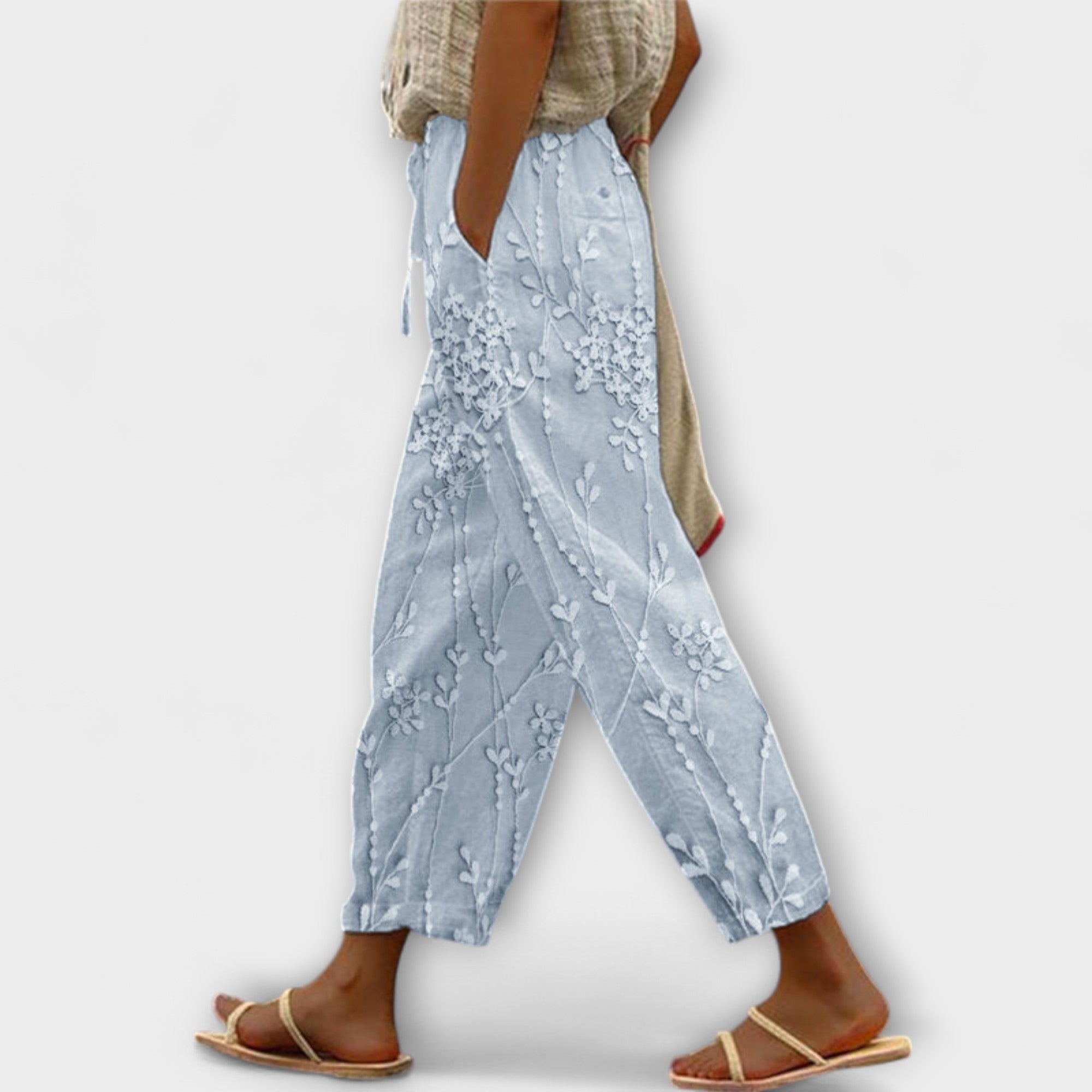 Tilda – Luźne Spodnie z Printem Liści Winorośli