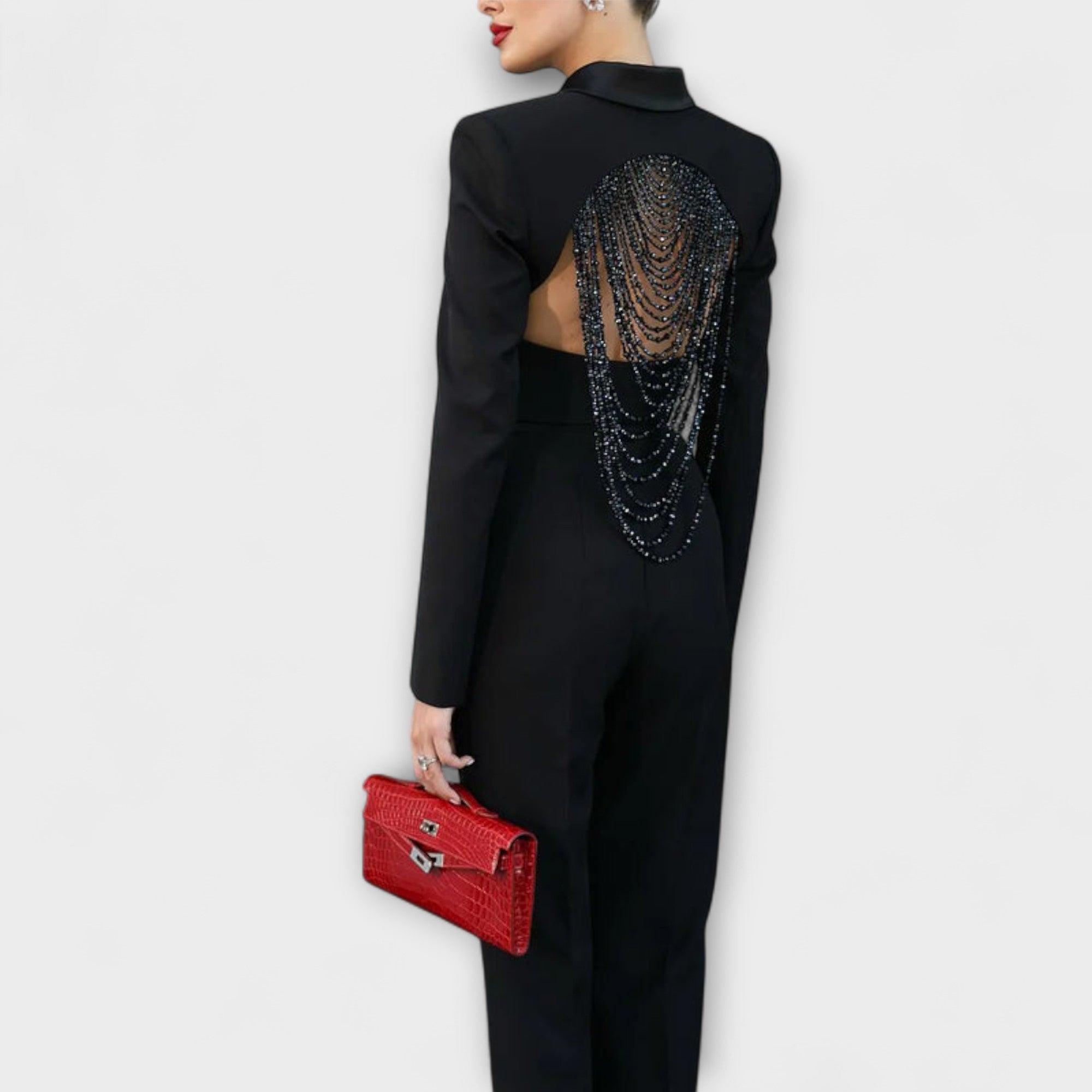 Noa – Czarny Krótki Zestaw Blazerowy z Perłami i Odkrytymi Plecami