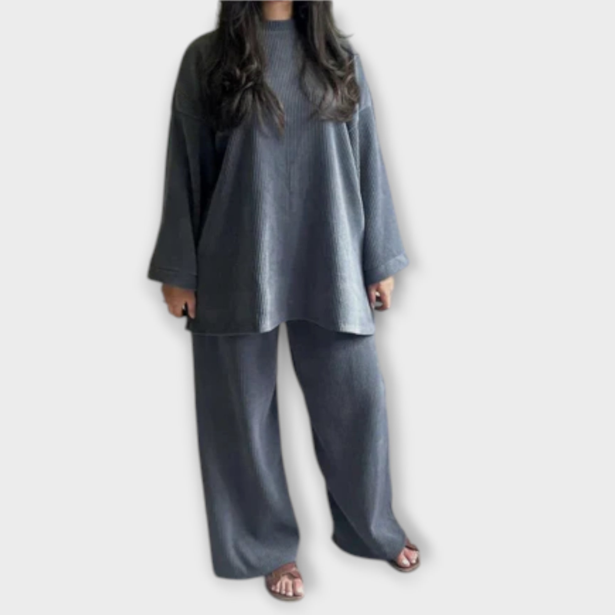 Ingrid – Dzianinowy Zestaw Oversize w Prążki